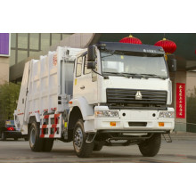 Slinotruk 4X2 Garbage / Refused Compator Truck avec le meilleur prix